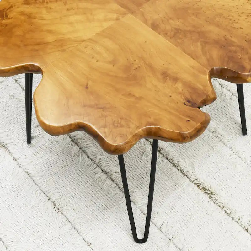 Table basse en bois massif à quatre panneaux avec pieds épingles