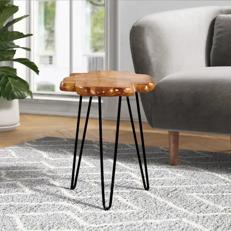 Table basse en bois massif à quatre panneaux avec pieds épingles