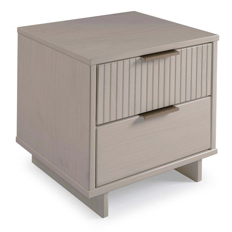 Ensemble de 2 tables de chevet médiévales en bois massif à double tiroir