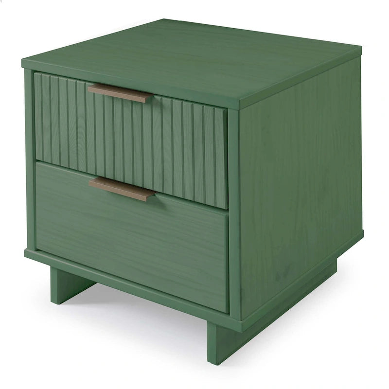 Ensemble de 2 tables de chevet médiévales en bois massif à double tiroir