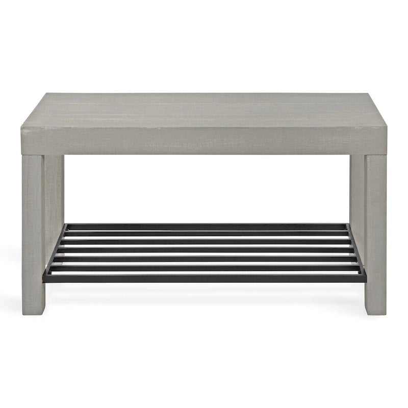 Banc à l'entrée de la ferme