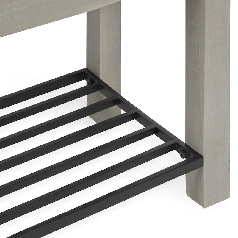 Banc à l'entrée de la ferme